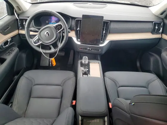 2025 Volvo XC90 Plug-In Hybrid Plus