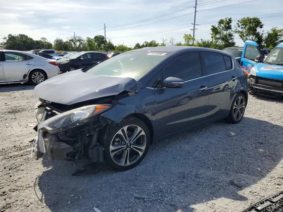 2016 Kia Forte 5-Door EX