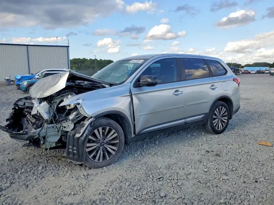 2019 Mitsubishi Outlander ES
