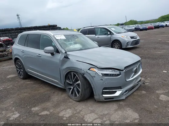 2024 Volvo XC90 Plus Bright Theme