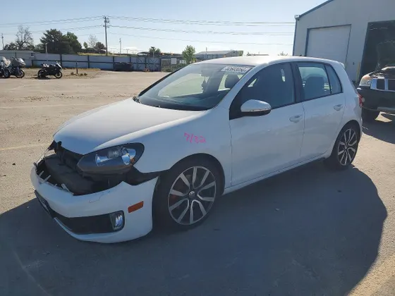 2014 Volkswagen GTI Wolfsburg