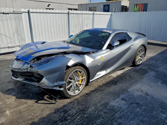 2021 Ferrari 812 GTS
