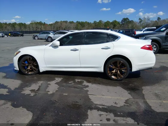 2012 INFINITI M56