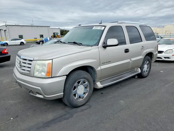2004 Cadillac Escalade