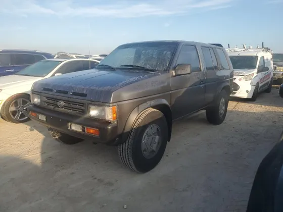 1993 Nissan Pathfinder LE