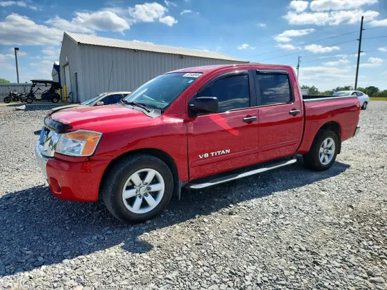 2011 Nissan Titan SV