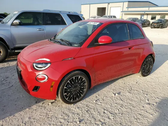 2024 FIAT 500e INSPI(RED)