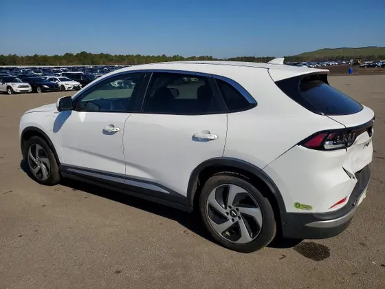 2024 VinFast VF 8 Eco