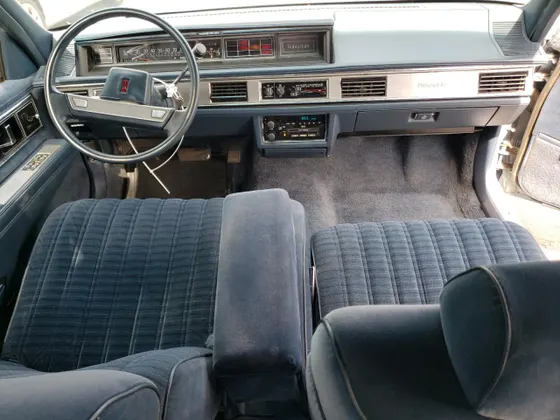 1989 Oldsmobile Delta 88 ROYALE