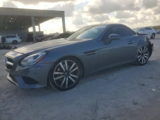 2017 Mercedes-Benz SLC SLC 300