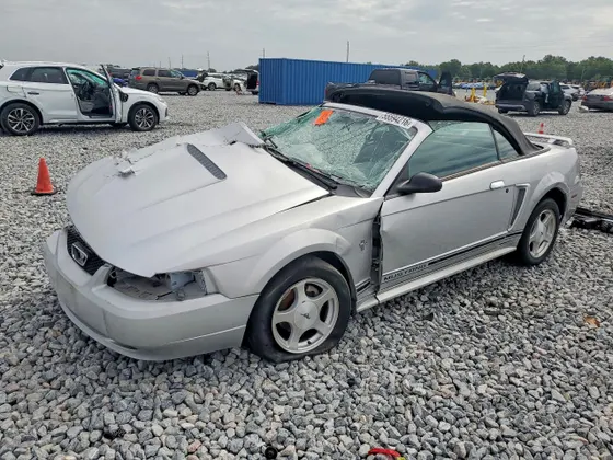 2001 Ford Mustang Deluxe