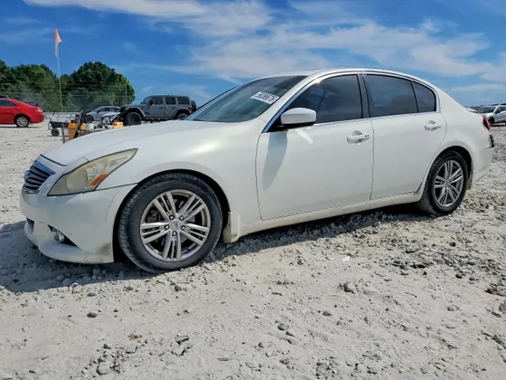 2013 INFINITI G37 Sedan Journey