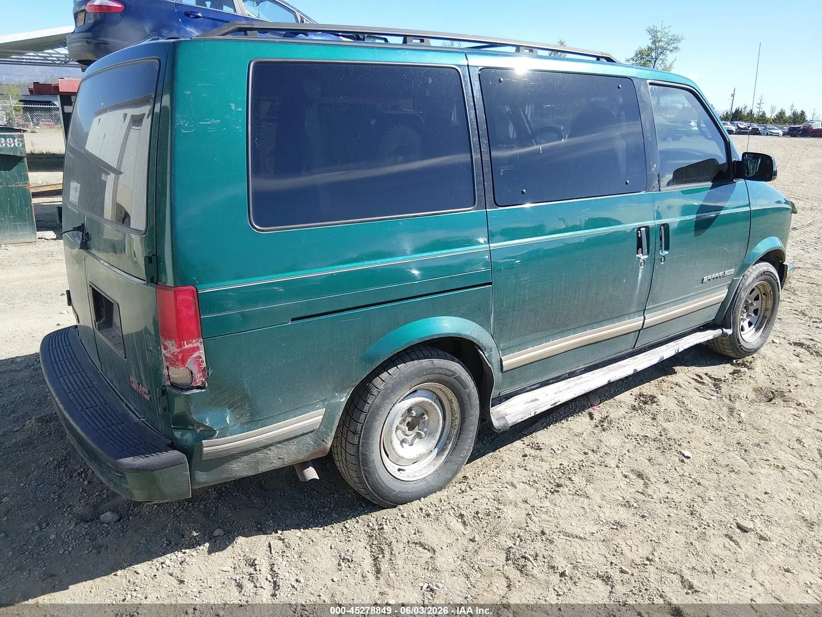 1999 GMC Safari Passenger SL