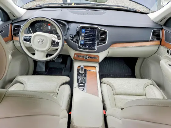 2017 Volvo XC90 Inscription