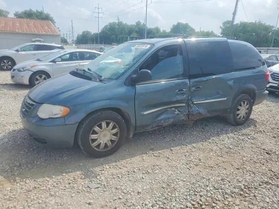 2006 Chrysler Town & Country LWB Touring