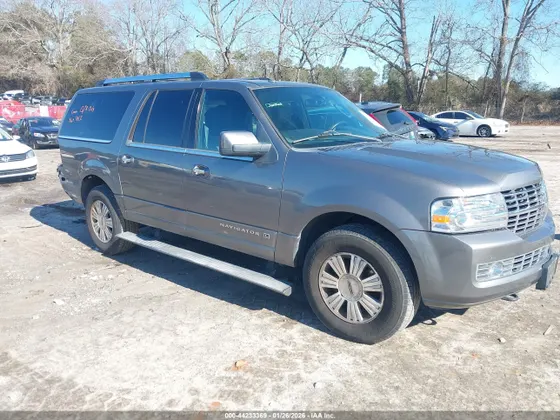 2013 Lincoln Navigator L
