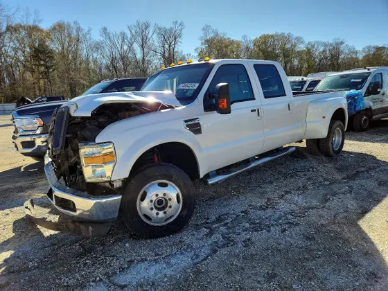 2010 Ford Super Duty F-350 DRW XL