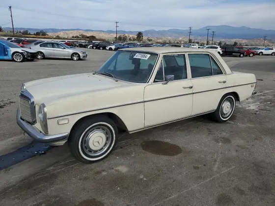1968 Mercedes-Benz 240 240-CLASS