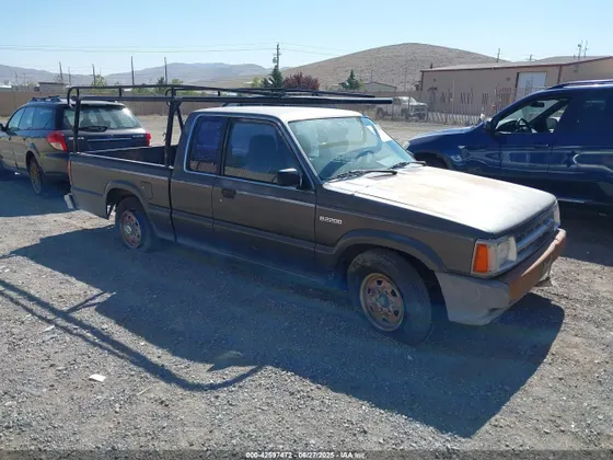 1988 Mazda B2200 Pickup 2WD CAB PLUS