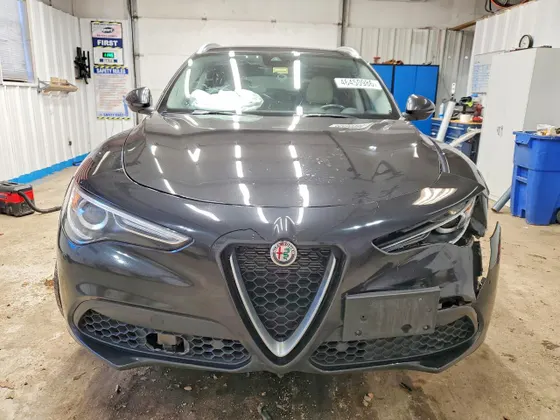 2021 Alfa Romeo Stelvio Ti