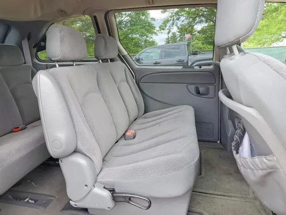 2006 Chrysler Town & Country SWB TOWN & COUNTRY