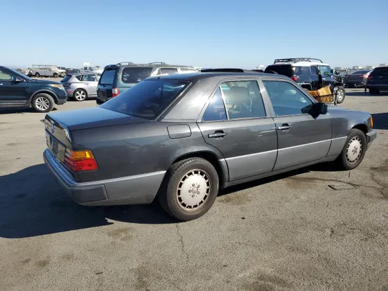 1992 Mercedes-Benz 300 Series 300E