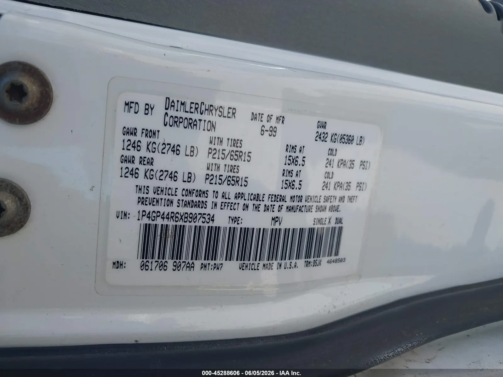 1999 Plymouth Voyager SE