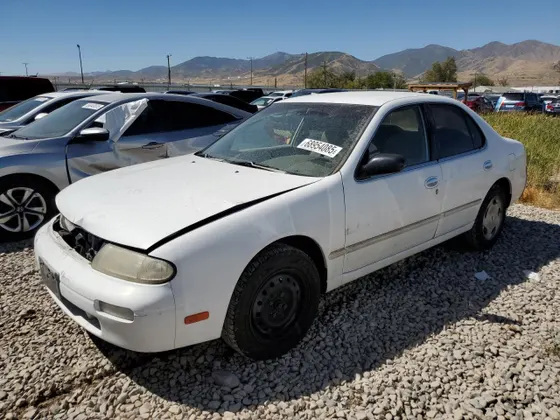 1997 Nissan Altima XE