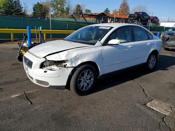 2005 Volvo S40