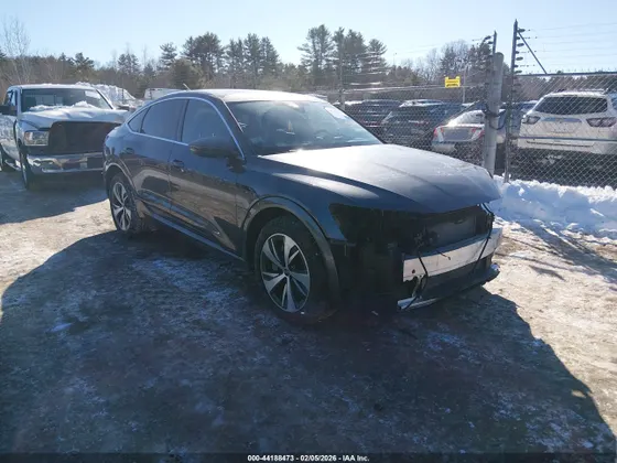 2024 Audi Q8 e-tron Sportback S line Premium Plus