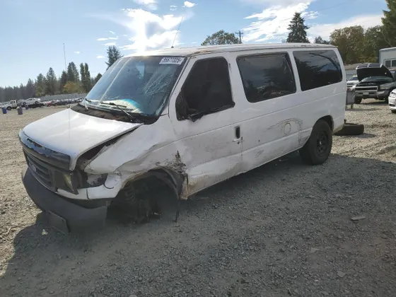 2004 Ford Econoline Wagon XL