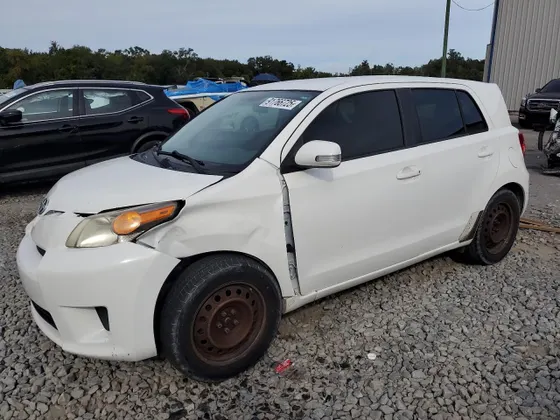 2014 Scion xD