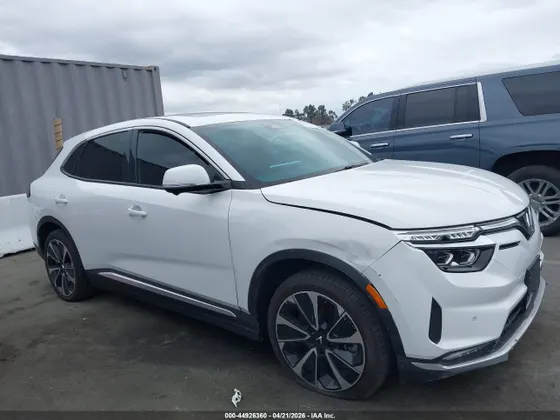 2025 VinFast VF 8 Plus
