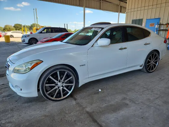 2012 INFINITI M35h Hybrid