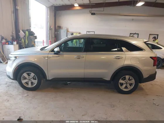 2022 Kia Sorento LX