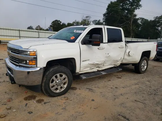 2015 Chevrolet Silverado 3500HD Built After Aug 14 LT
