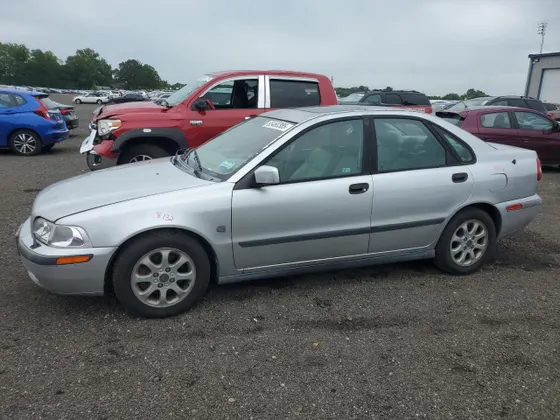2001 Volvo S40 1.9T