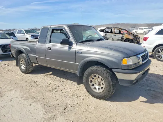 2000 Mazda B-Series 4WD Truck SE