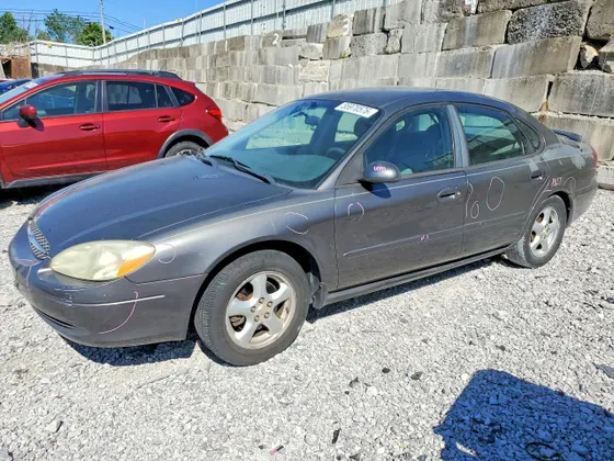 2003 Ford Taurus SE Standard