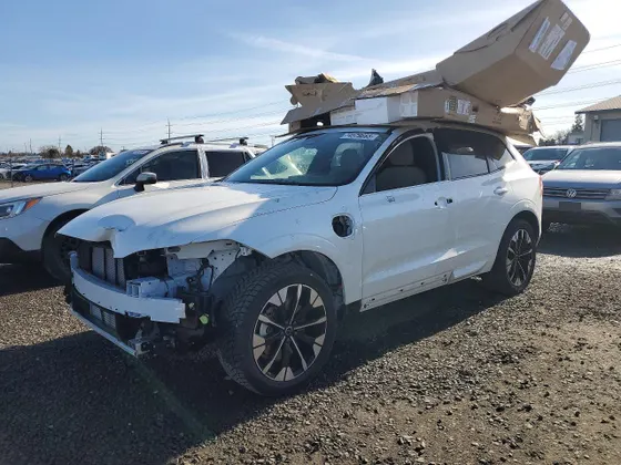 2026 Volvo XC60 Plug-In Hybrid Plus