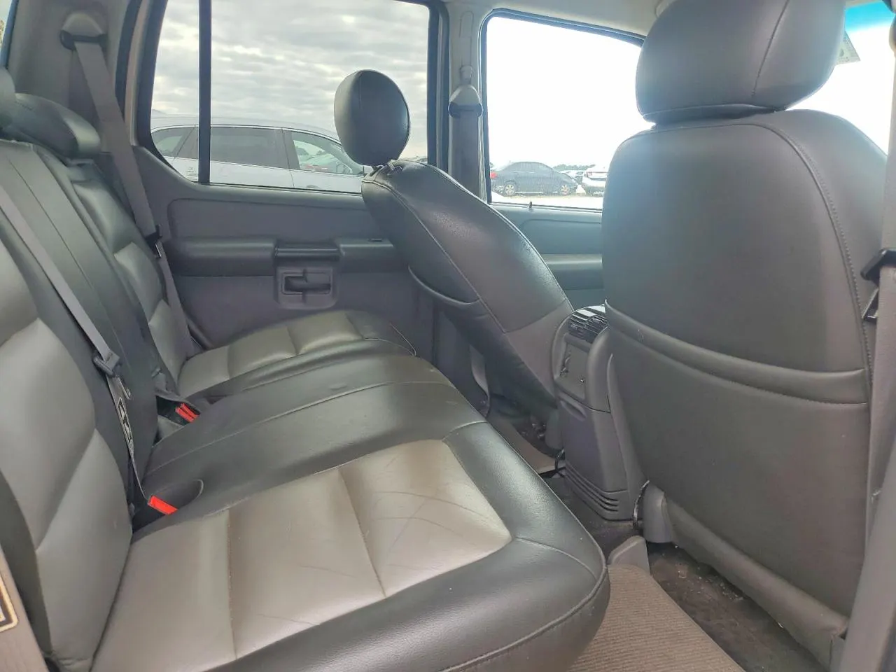 2004 Ford Explorer Sport Trac XLS