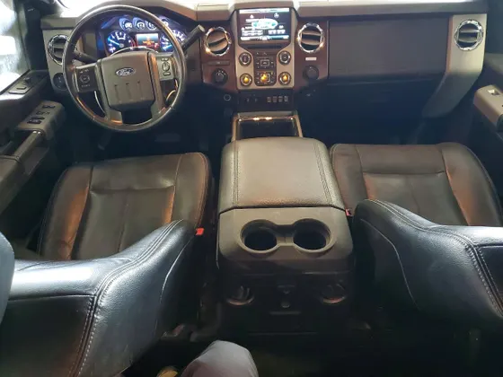 2015 Ford Super Duty F-450 DRW LARIAT