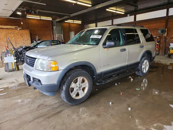 2004 Ford Explorer XLT