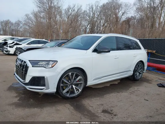 2023 Audi SQ7 Prestige