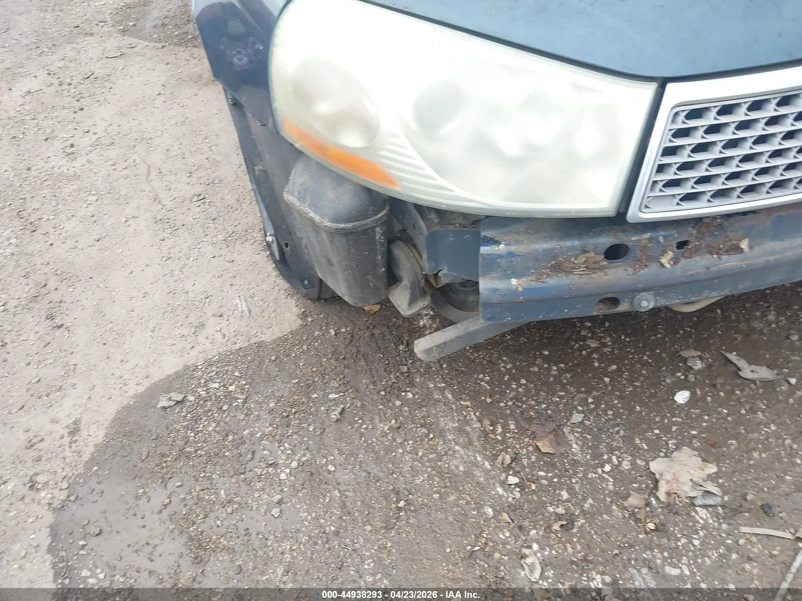 2004 Saturn L-Series L300 1