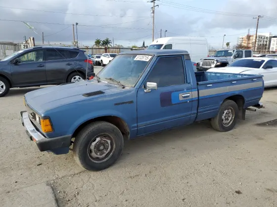 1982 Datsun 720 STANDARD BED