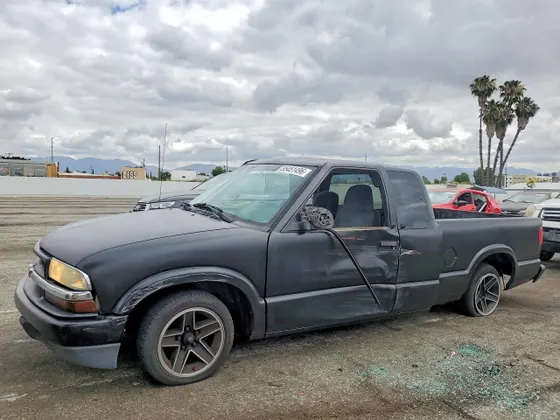 2000 Chevrolet S-10 LS