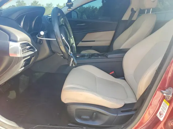 2017 Jaguar XE 25t