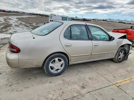 1997 Nissan Altima XE