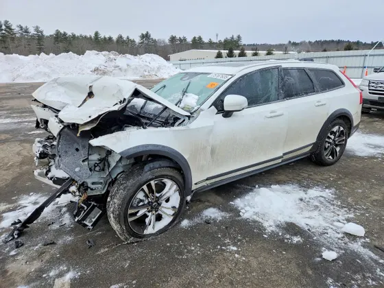 2019 Volvo V90 Cross Country